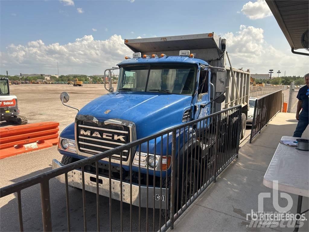 Mack CV713 Wywrotki