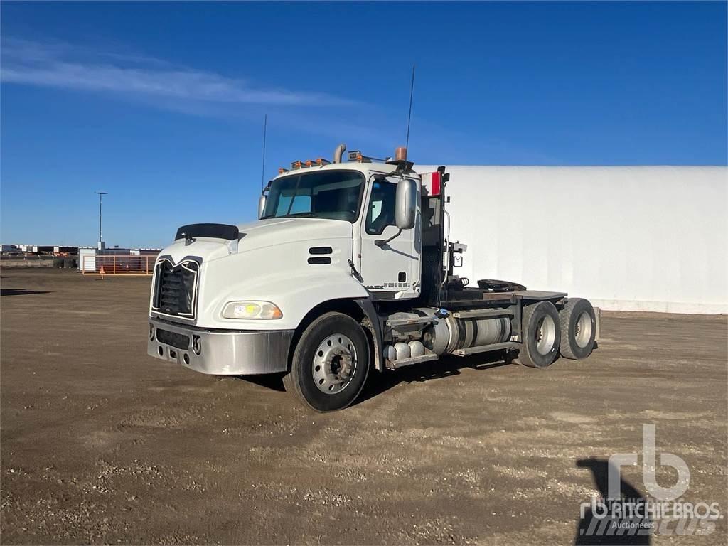Mack CXU613 Ciągniki siodłowe