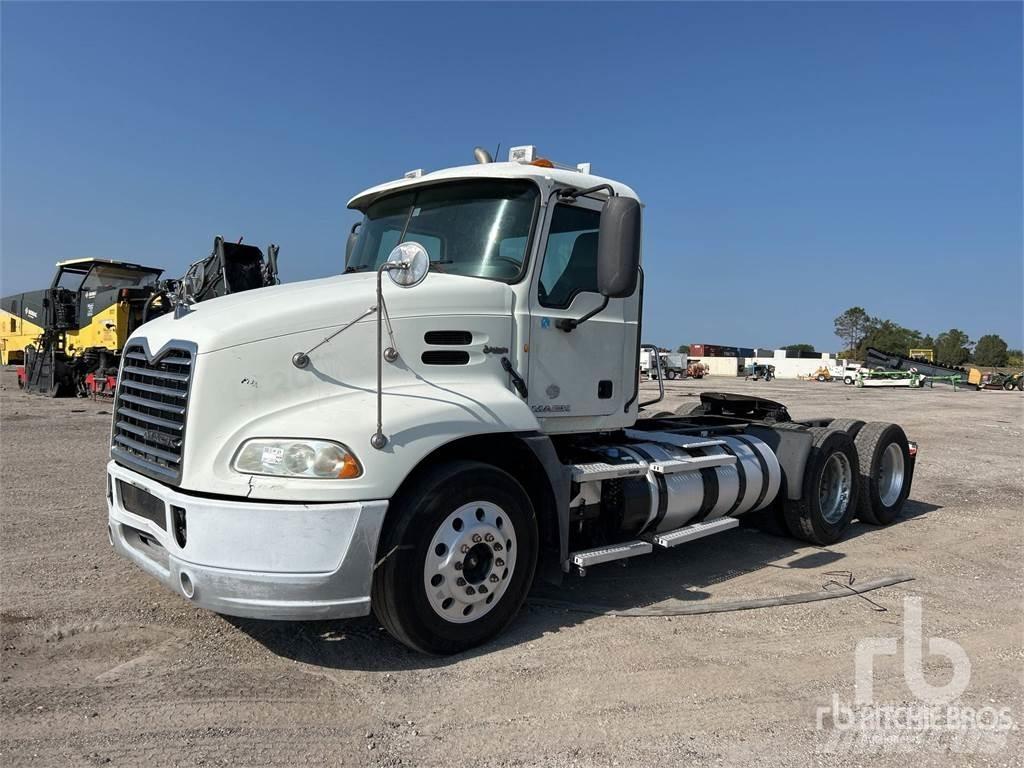 Mack CXU613 Ciągniki siodłowe