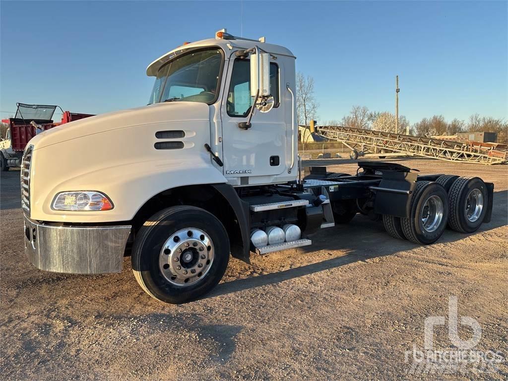 Mack CXU613 Ciągniki siodłowe