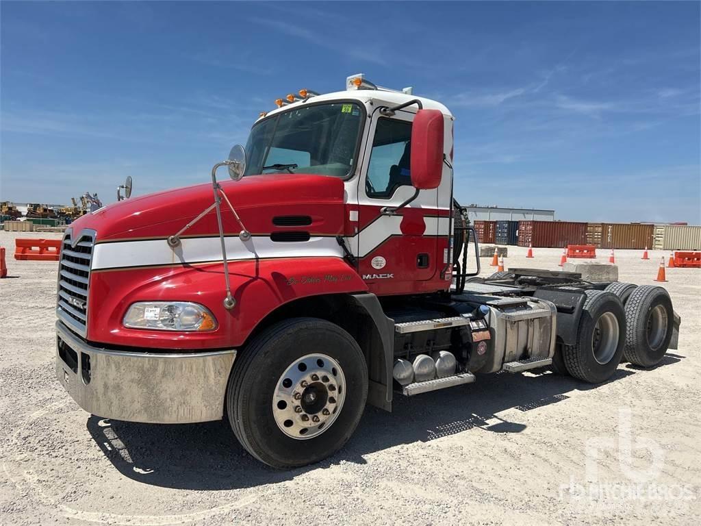Mack CXU613 Ciągniki siodłowe