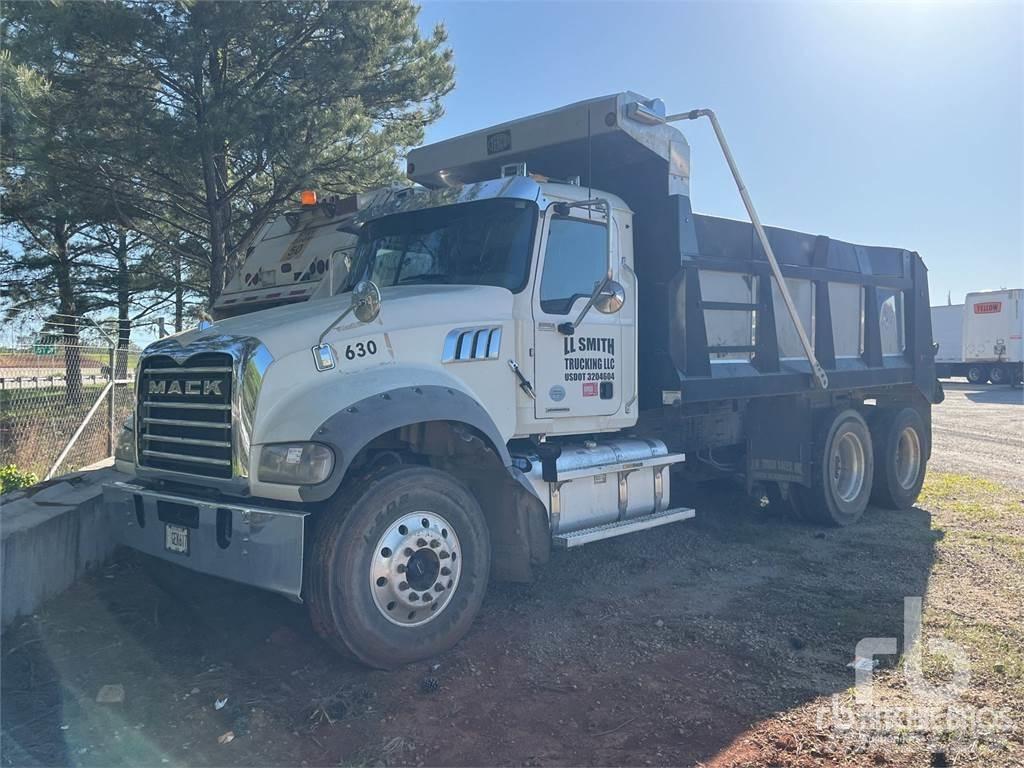 Mack GR64F Wywrotki