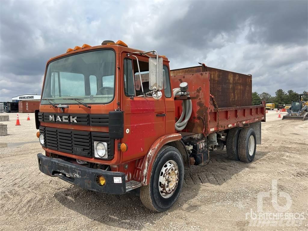 Mack MS200 Polewaczki