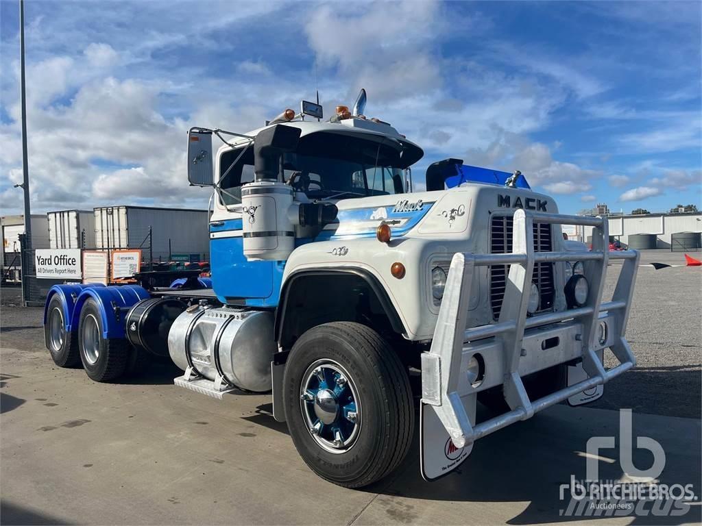Mack R688RS Pojazdy pod zabudowę