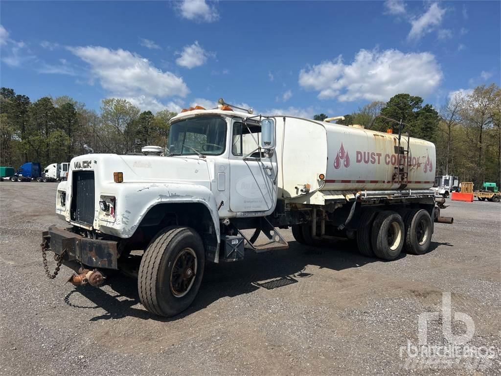 Mack RD685S Polewaczki