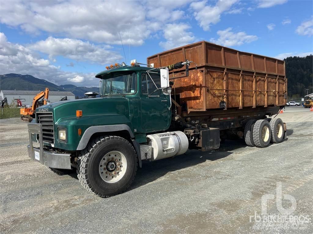 Mack RD688S Ciężarówki z wymienną zabudową