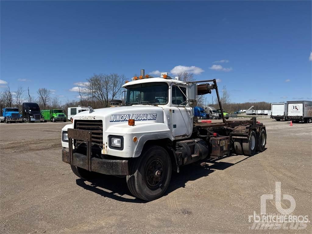 Mack RD688S Ciężarówki z wymienną zabudową