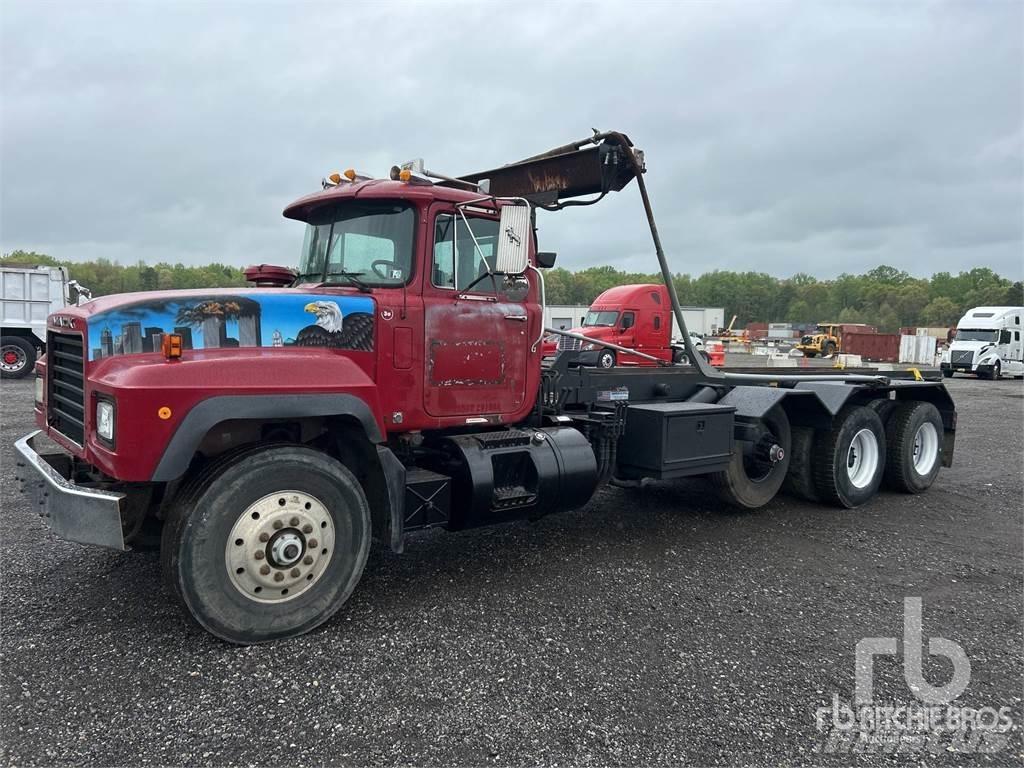 Mack RD688S Ciężarówki z wymienną zabudową