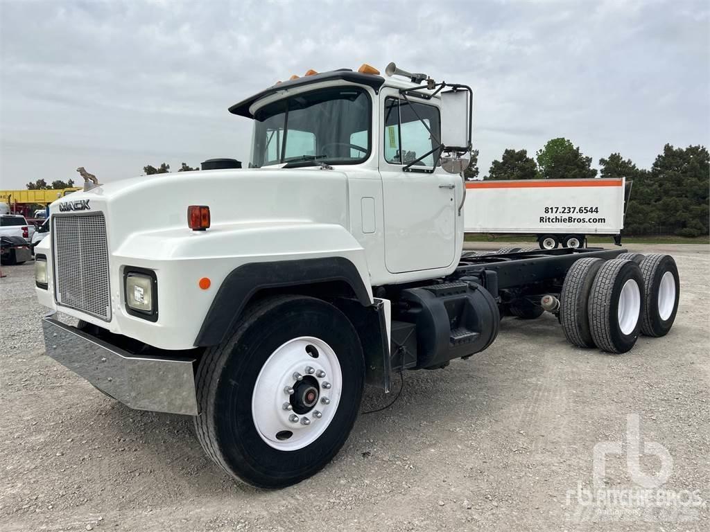 Mack RD690S Pojazdy pod zabudowę
