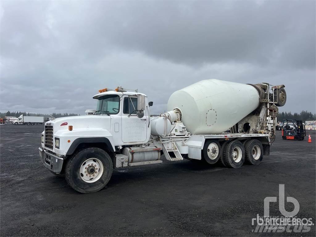 Mack RD690S Gruszki do betonu