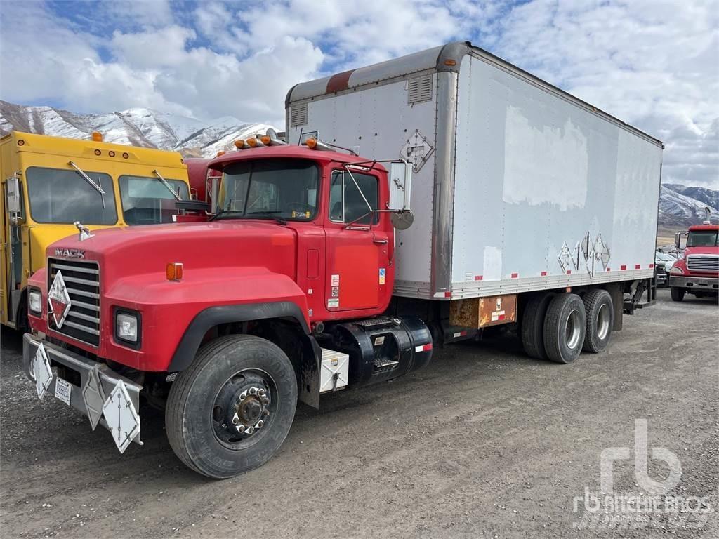 Mack RD69OS Busy / Vany