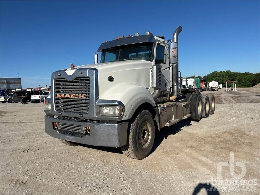 Mack TD713 Ciągniki siodłowe