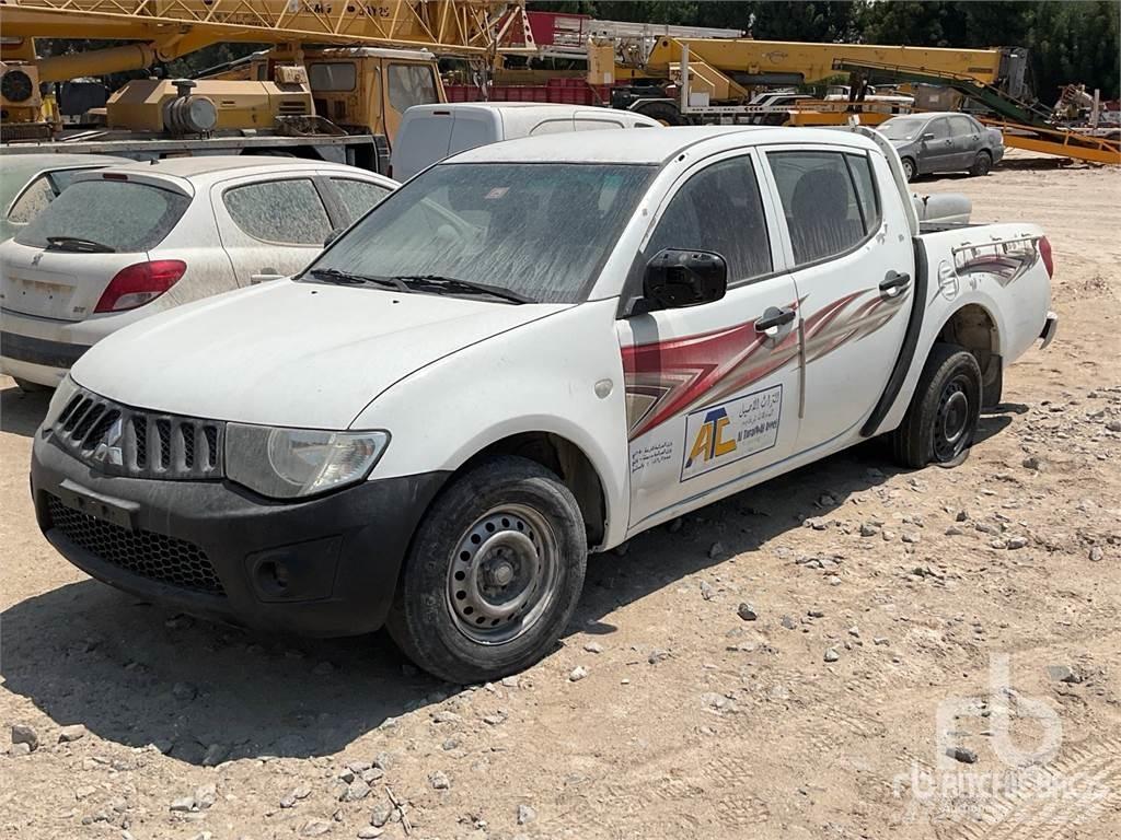 Mitsubishi L200 Pick-upy / Pojazdy z otwieranymi burtami
