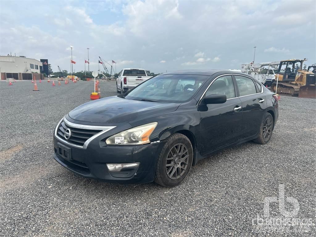 Nissan ALTIMA Samochody osobowe
