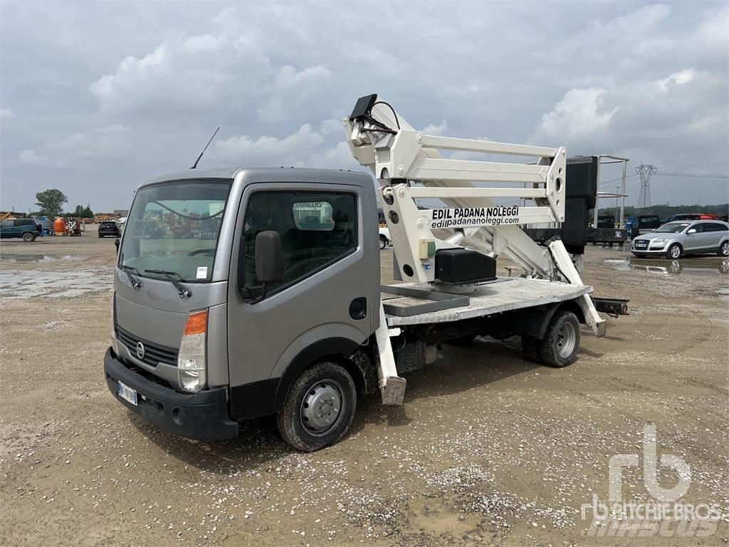 Nissan CABSTAR Podnośniki na przyczepach