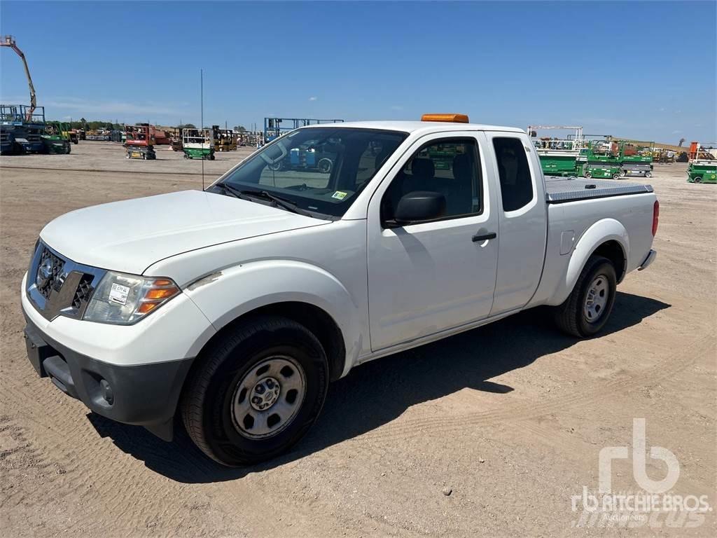 Nissan FRONTIER Pick-upy / Pojazdy z otwieranymi burtami