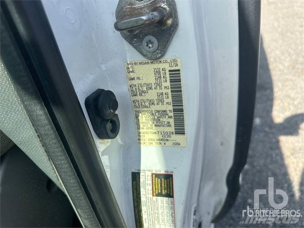 Nissan FRONTIER Pick-upy / Pojazdy z otwieranymi burtami
