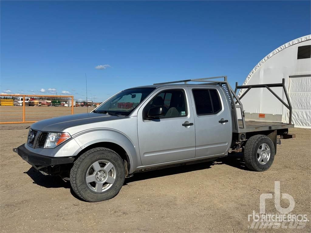 Nissan FRONTIER Ciężarówki typu Platforma / Skrzynia