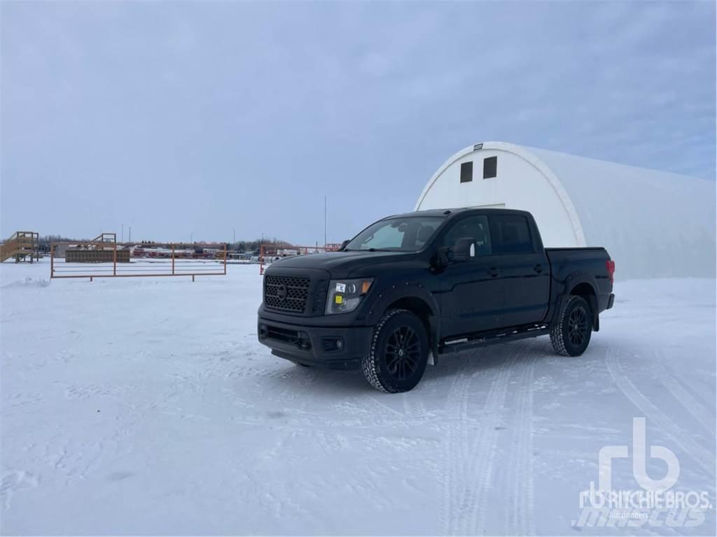 Nissan TITAN Pick-upy / Pojazdy z otwieranymi burtami