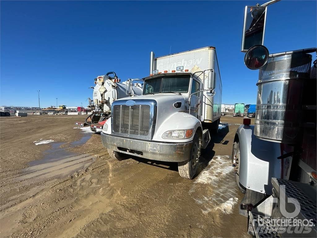 Peterbilt 335 Busy / Vany