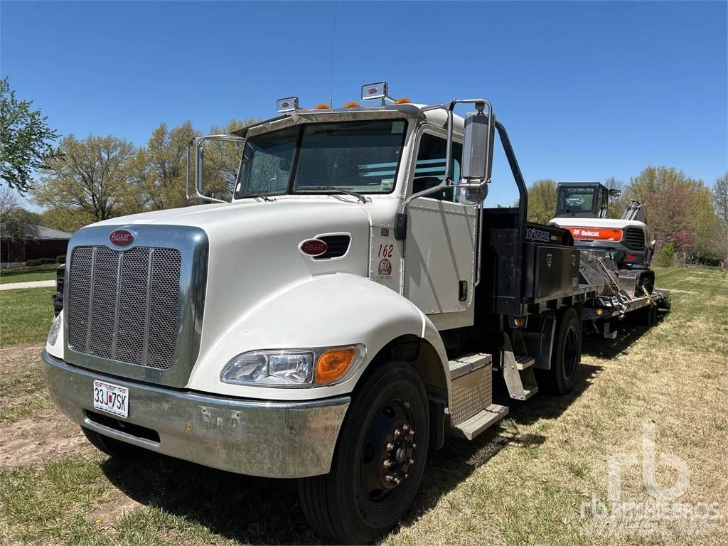 Peterbilt 335 Ciężarówki typu Platforma / Skrzynia