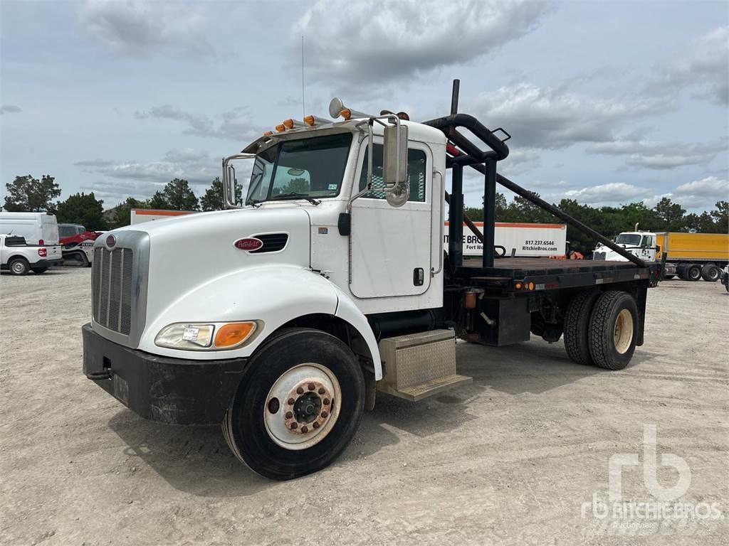 Peterbilt 335 Lawety / pojazdy z wciągarką