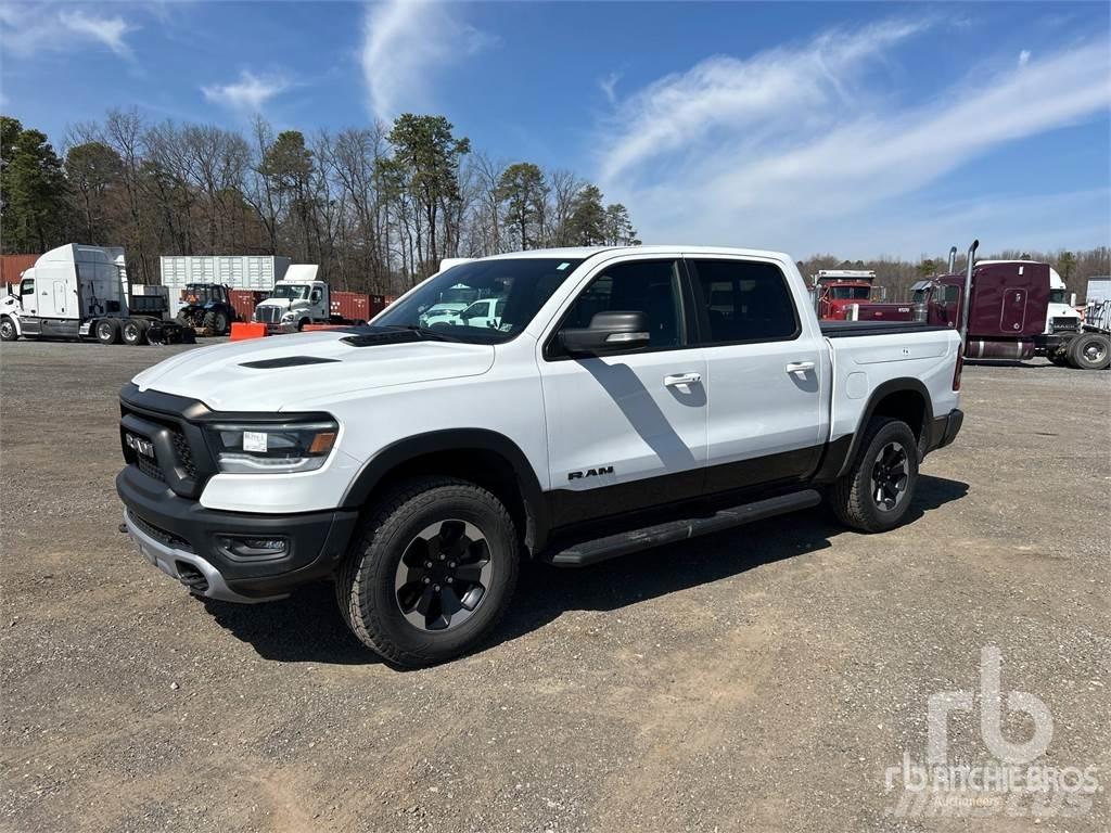 RAM 1500 Pick-upy / Pojazdy z otwieranymi burtami