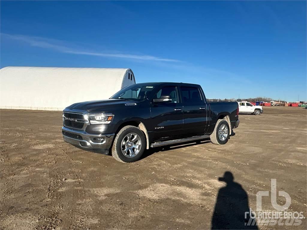 RAM 1500 Pick-upy / Pojazdy z otwieranymi burtami