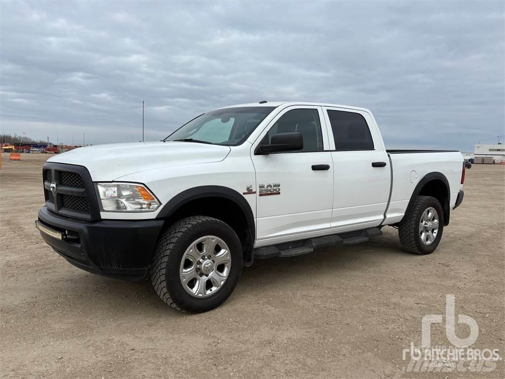 RAM 1500 Pick-upy / Pojazdy z otwieranymi burtami