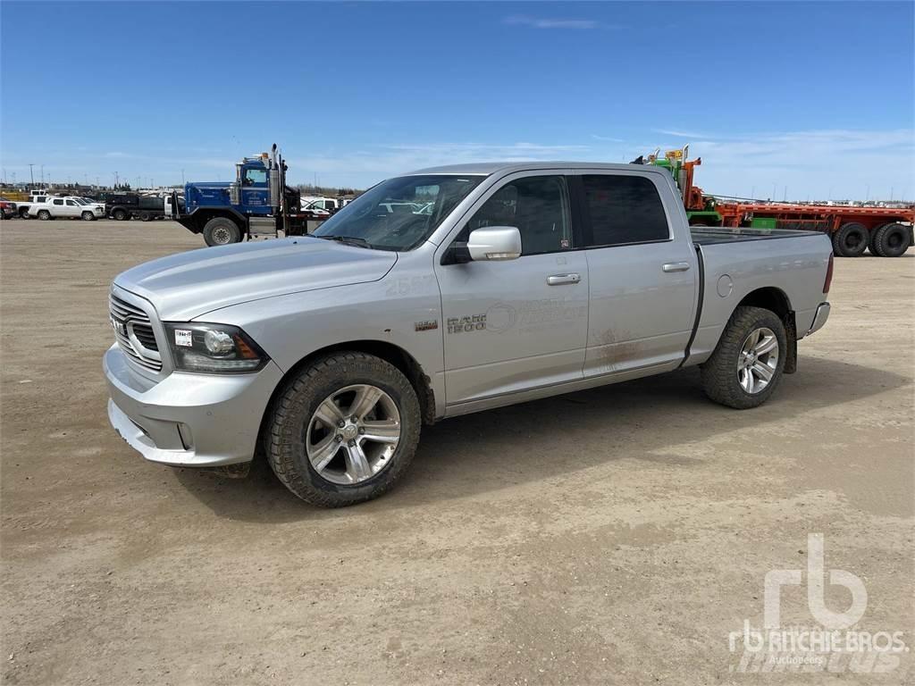 RAM 1500 Pick-upy / Pojazdy z otwieranymi burtami
