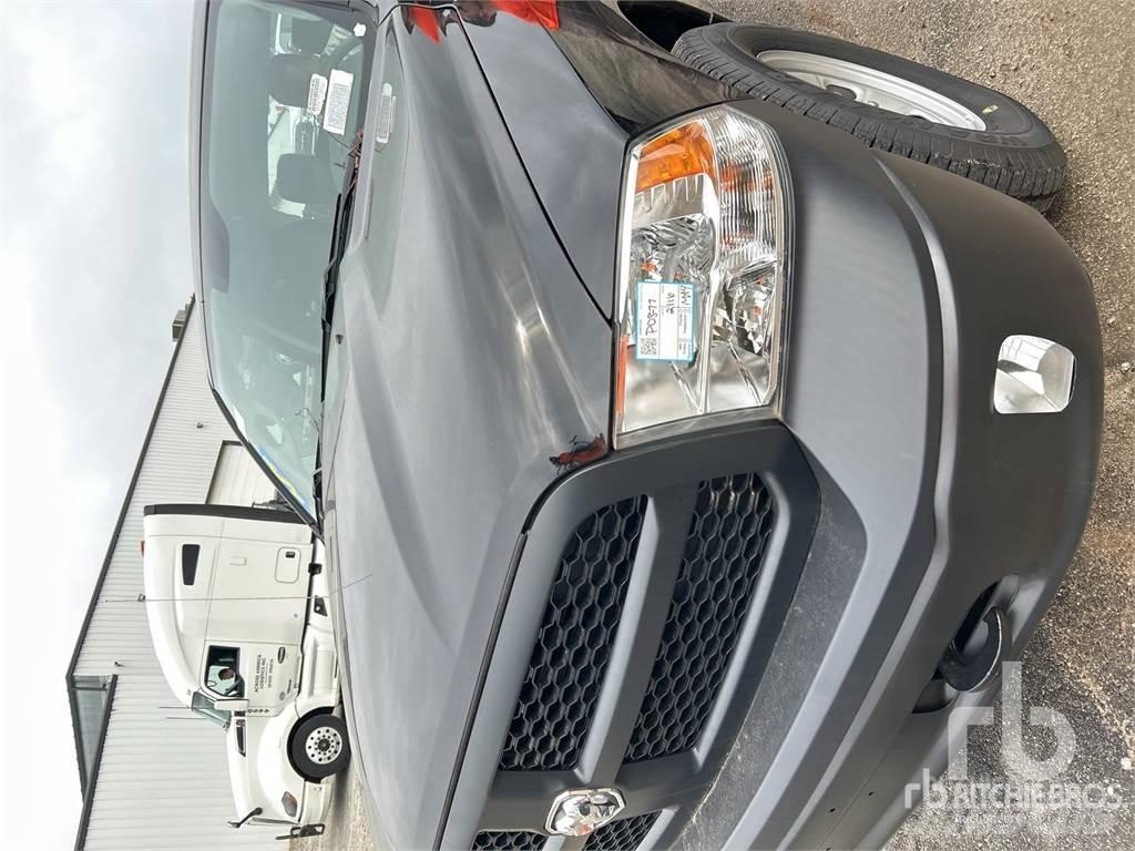RAM 1500 Pick-upy / Pojazdy z otwieranymi burtami