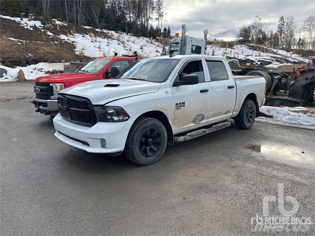 RAM 1500 Pick-upy / Pojazdy z otwieranymi burtami