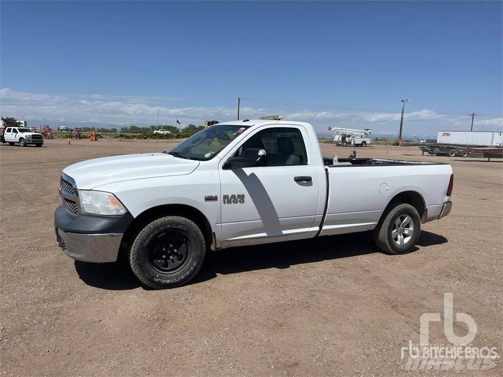 RAM 1500 Pick-upy / Pojazdy z otwieranymi burtami