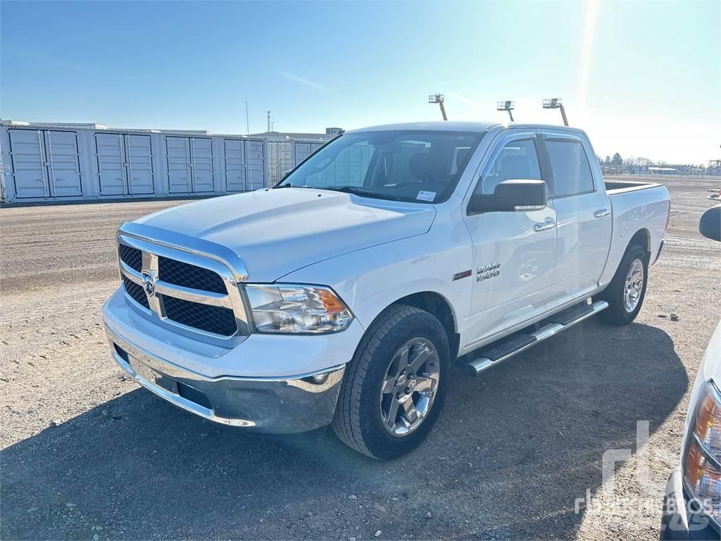 RAM 1500 Pick-upy / Pojazdy z otwieranymi burtami