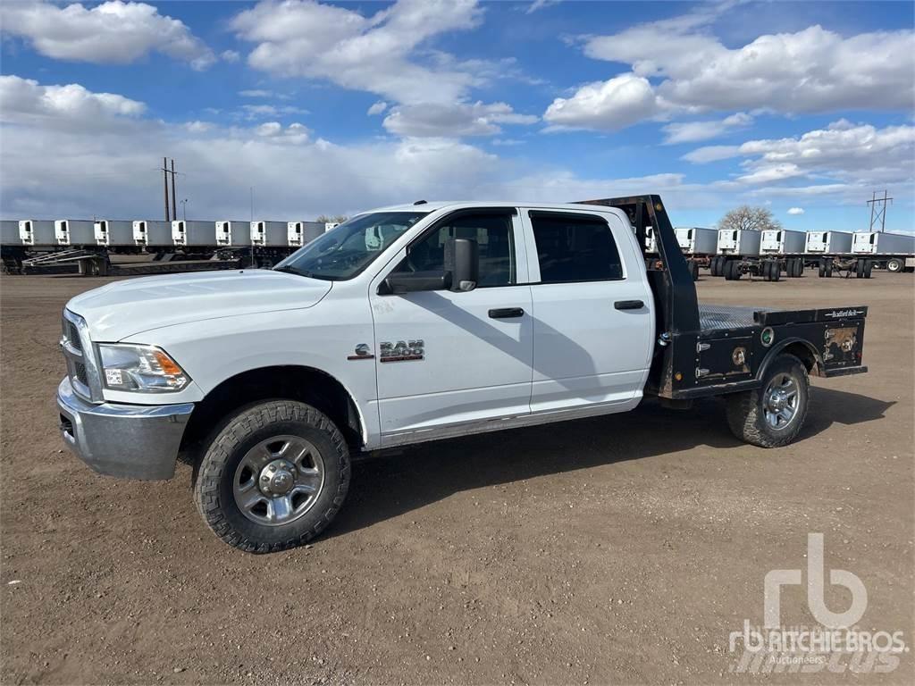 RAM 2500 Ciężarówki typu Platforma / Skrzynia