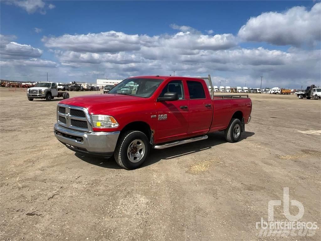 RAM 2500 Pick-upy / Pojazdy z otwieranymi burtami