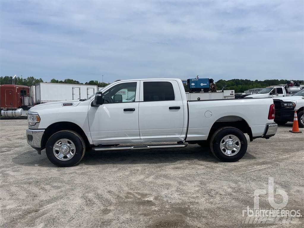 RAM 2500 Pick-upy / Pojazdy z otwieranymi burtami