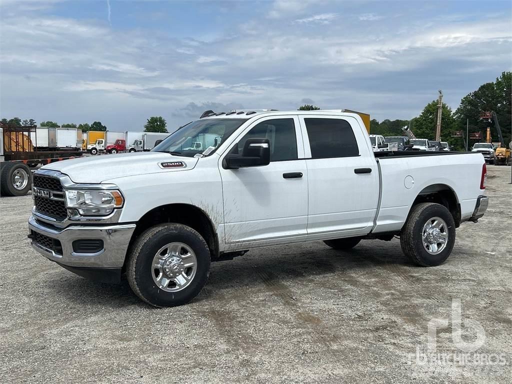 RAM 2500 Pick-upy / Pojazdy z otwieranymi burtami