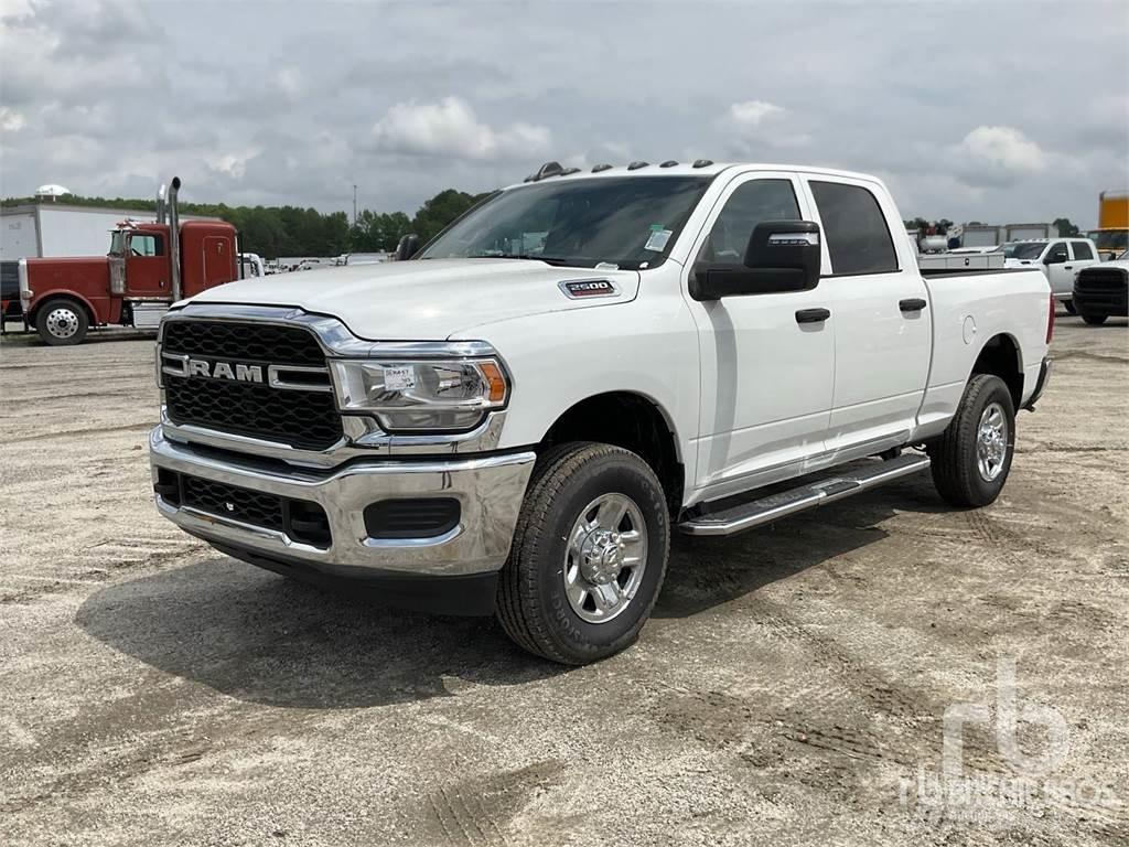 RAM 2500 Pick-upy / Pojazdy z otwieranymi burtami