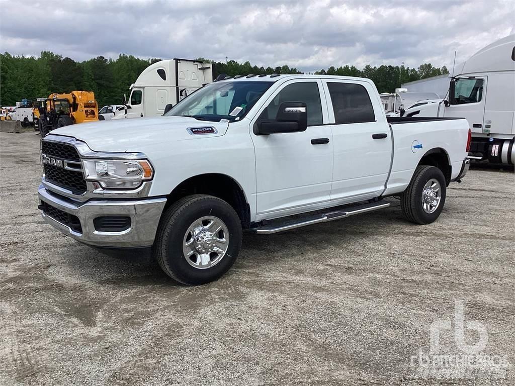 RAM 2500 Pick-upy / Pojazdy z otwieranymi burtami