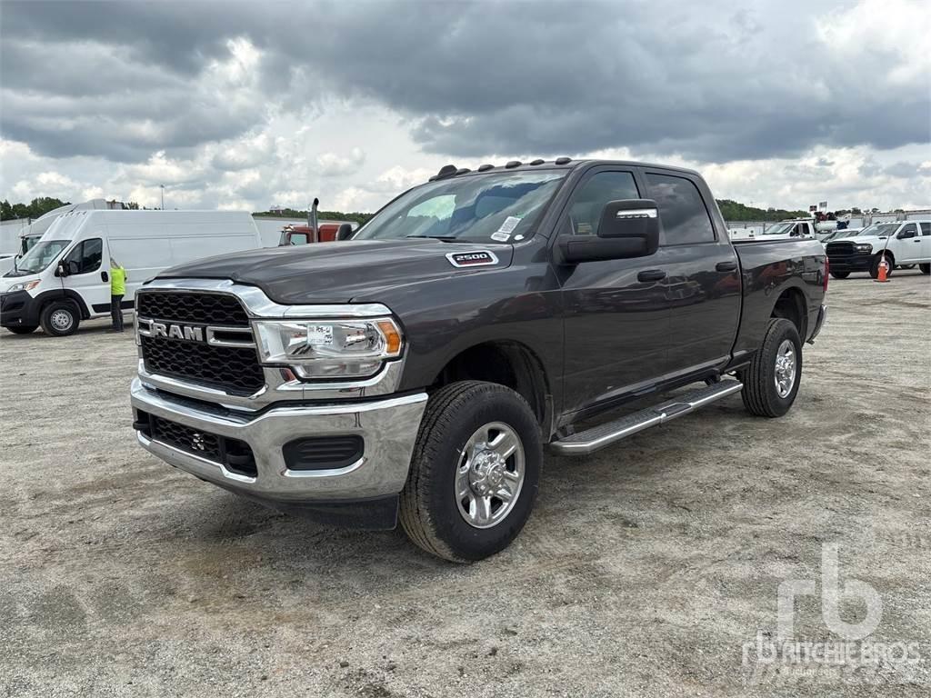 RAM 2500 Pick-upy / Pojazdy z otwieranymi burtami