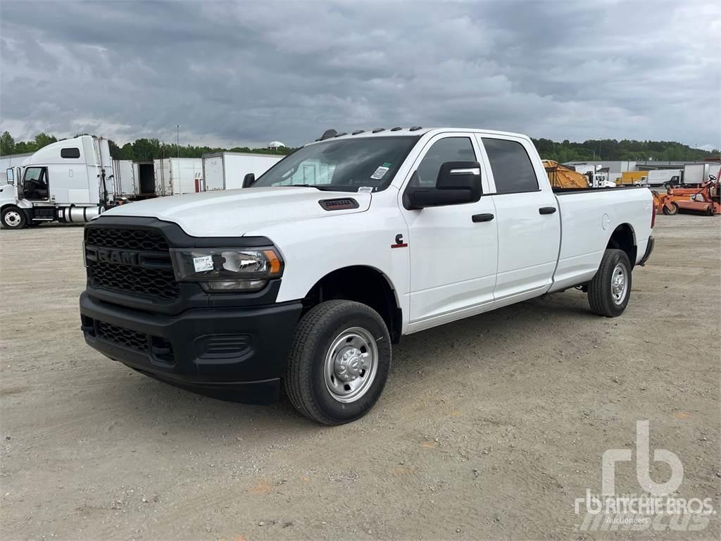RAM 2500 Pick-upy / Pojazdy z otwieranymi burtami