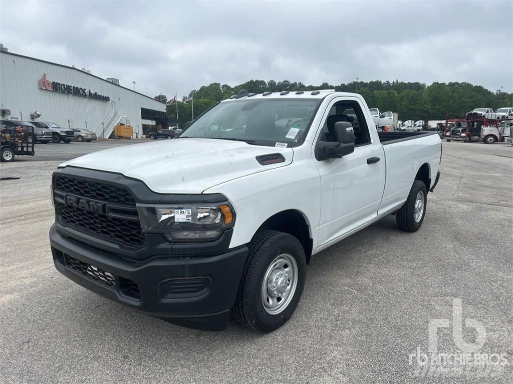 RAM 2500 Pick-upy / Pojazdy z otwieranymi burtami