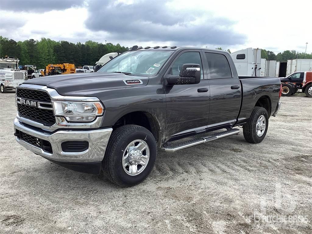 RAM 2500 Pick-upy / Pojazdy z otwieranymi burtami