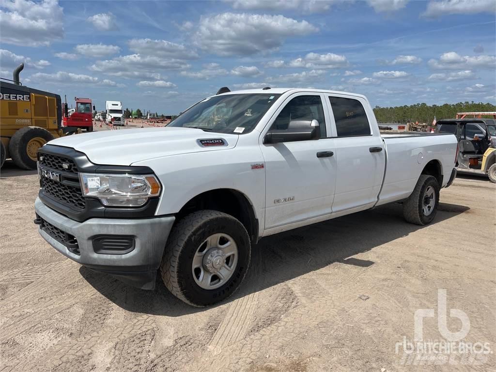 RAM 2500 Pick-upy / Pojazdy z otwieranymi burtami