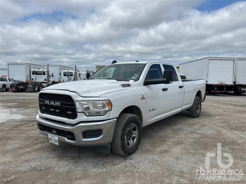 RAM 2500 Pick-upy / Pojazdy z otwieranymi burtami