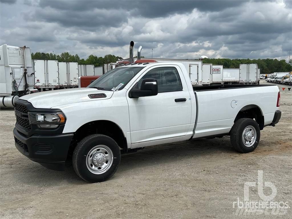 RAM 2500 Pick-upy / Pojazdy z otwieranymi burtami