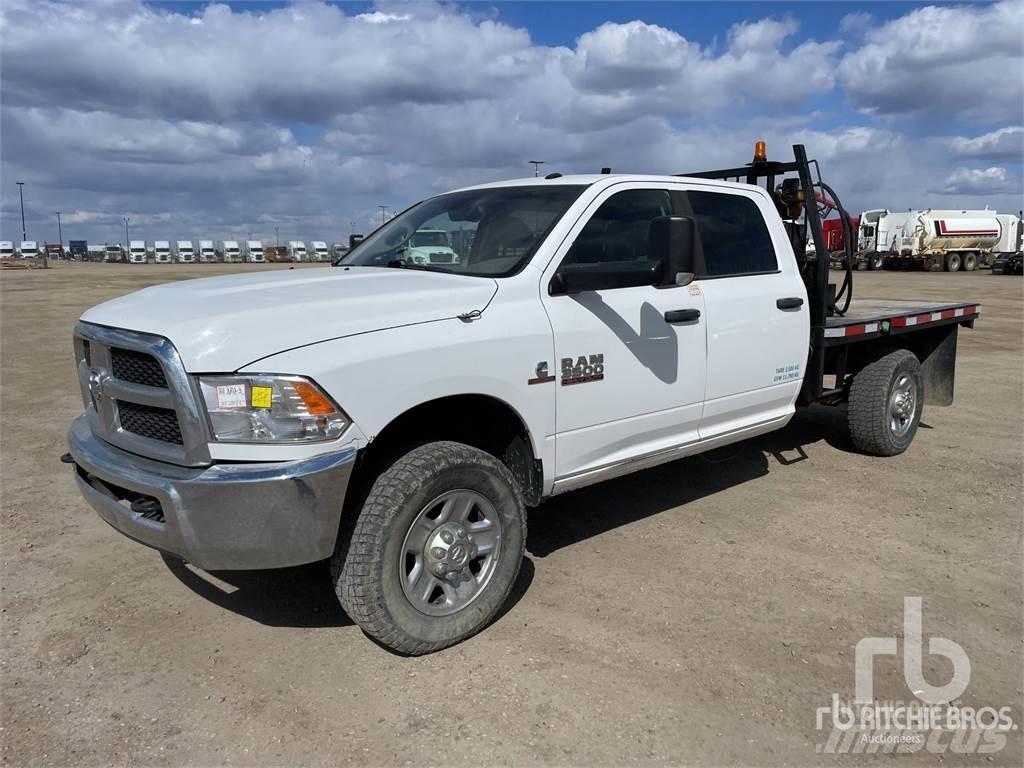 RAM 3500 Ciężarówki typu Platforma / Skrzynia