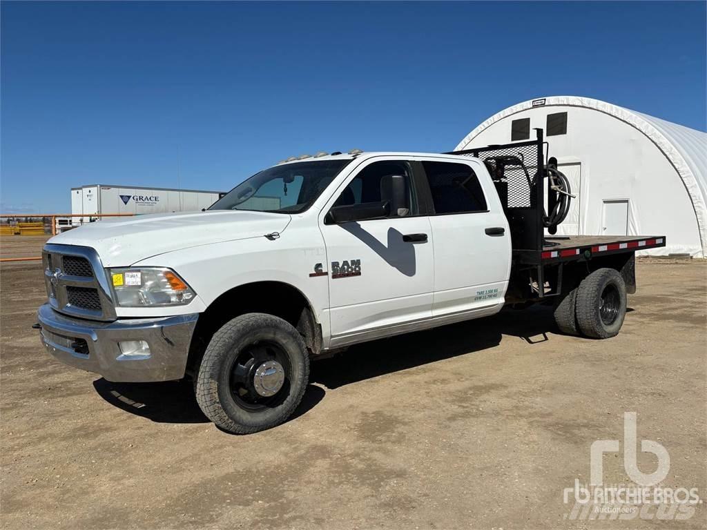 RAM 3500 Ciężarówki typu Platforma / Skrzynia