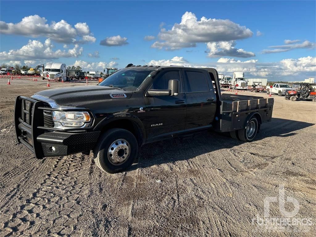 RAM 3500 Ciężarówki typu Platforma / Skrzynia